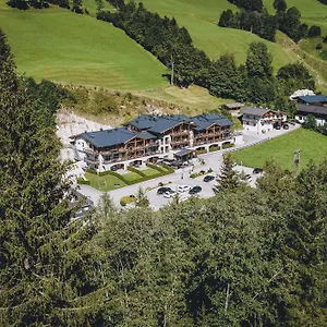 Avenida Mountain Aparthotel